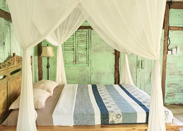 Lembah Sentosa イン