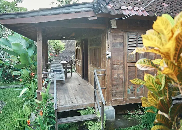Lembah Sentosa イン