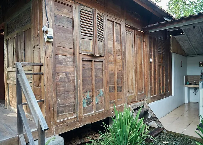 Lembah Sentosa イン *